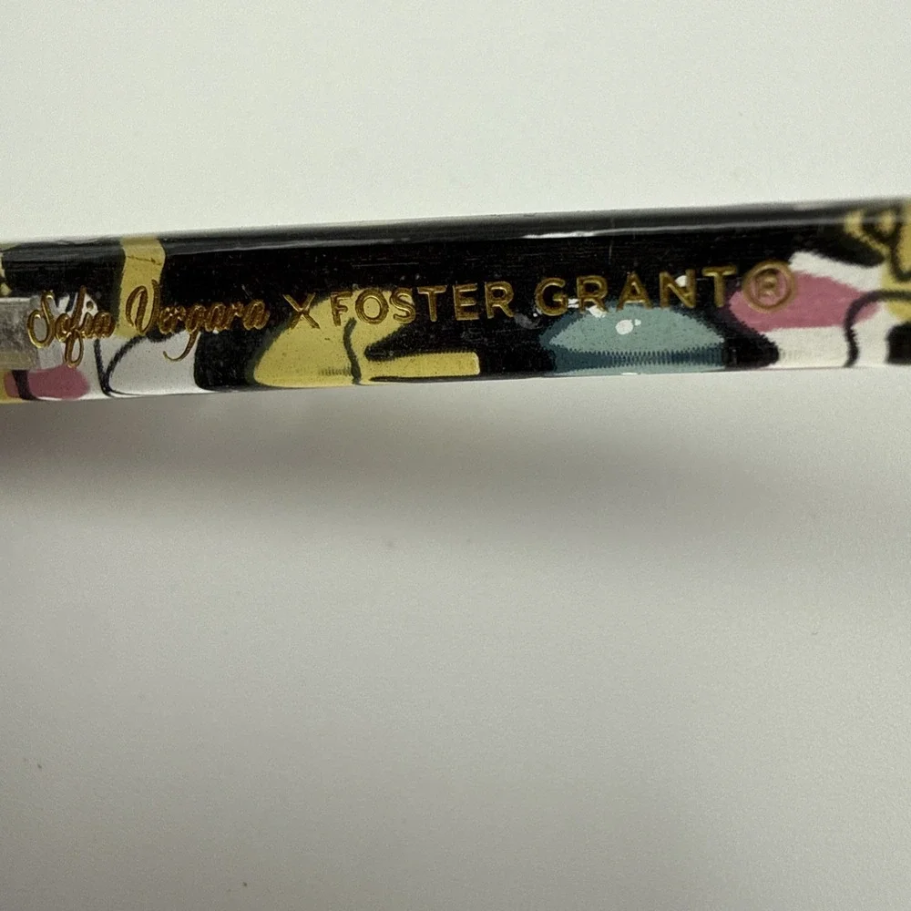 SOFIA VERGARA Eyeglass Frames Foster Grant NS0624- 23 603. BRY Brown & CASE